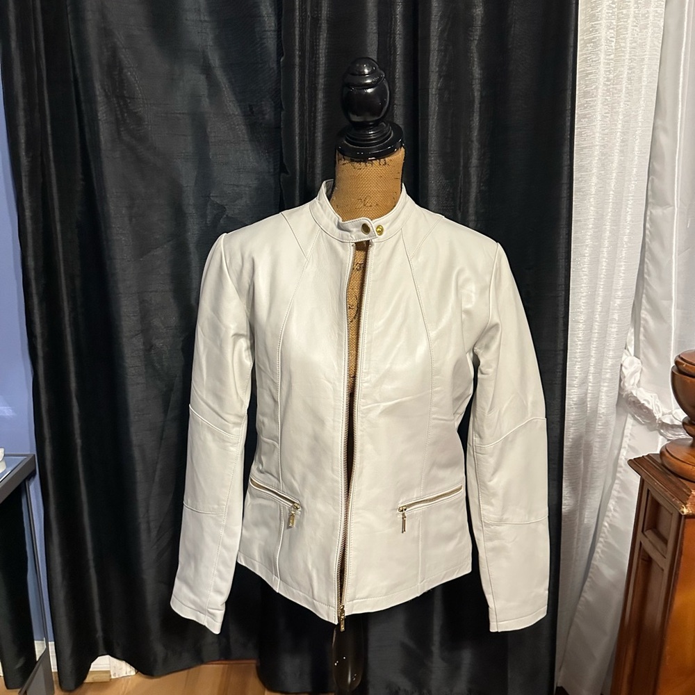 New without tags Noori Lambskin White Jacket Size XL